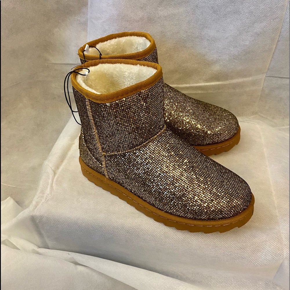 *NEW* Ecko RED Gold boots